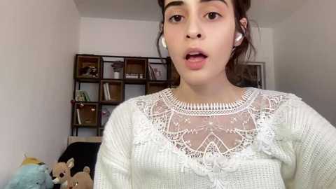 Media: wonderland_stia Chaturbate 2023-11-18 08:40:00