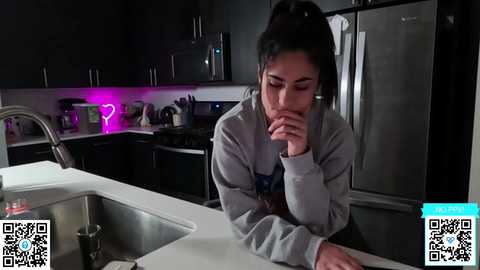 Media: ari_lovexo Chaturbate 2023-11-19 01:35:00
