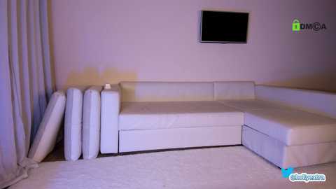 Media: hollyextra Chaturbate 2023-11-19 18:42:00
