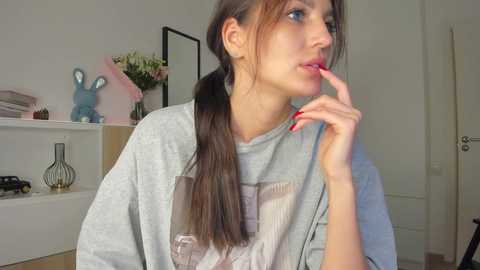 Media: xxx_leila Chaturbate 2023-11-19 13:37:00