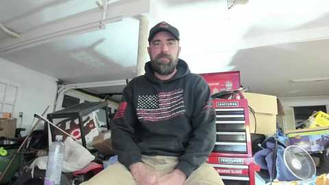 Media: hardworkertn Chaturbate 2023-11-20 02:41:00