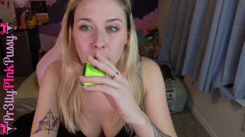 Media: pr3ttyp1nkpussy Chaturbate 2023-11-20 03:42:00