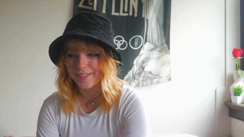 Media: sisypheanlove Chaturbate 2023-11-21 17:08:00