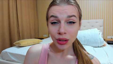 Media: mila_polly_and_forester Chaturbate 2023-11-22 08:42:00