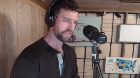 Media: bryancavallo Chaturbate 2023-11-23 14:37:00