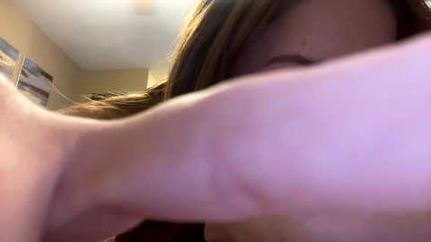 Media: rayofsunshine_21 Chaturbate 2023-11-23 04:58:00
