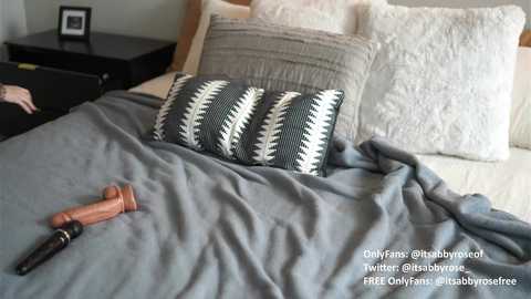Media: itsabbyrose_ Chaturbate 2023-11-24 15:56:00