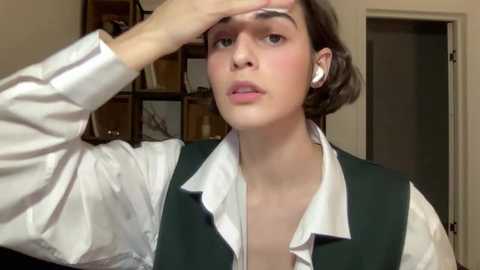 Media: wonderland_stia Chaturbate 2023-11-24 18:42:00