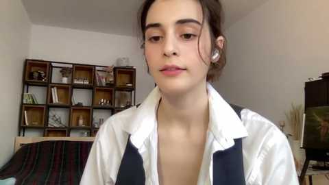 Media: wonderland_stia Chaturbate 2023-11-25 12:20:00