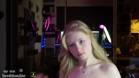 Media: bestblondiiecb Chaturbate 2023-11-26 20:30:00
