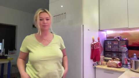 Media: kiradivine Chaturbate 2023-11-26 15:31:00