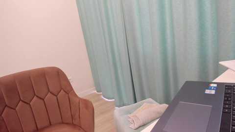 Media: kristinevans Chaturbate 2023-11-26 06:17:00