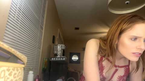 Media: rayofsunshine_21 Chaturbate 2023-11-26 02:10:00
