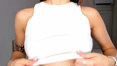 Media: reginawhitfield Chaturbate 2023-11-27 20:48:00