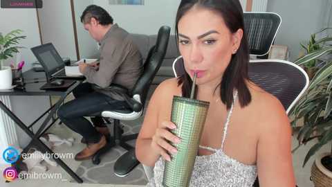 Media: emillybrowm Chaturbate 2023-11-29 15:01:00