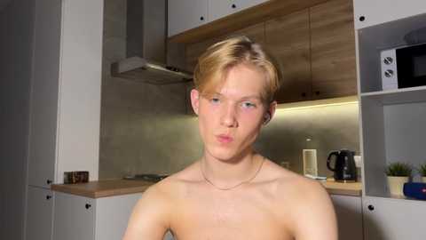 Media: skies_shine Chaturbate 2023-11-30 20:36:00