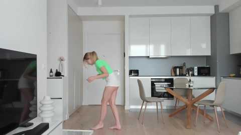 Media: feel_our_vibe Chaturbate 2023-12-01 12:50:00