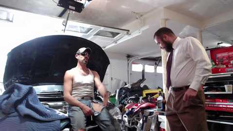 Media: hardworkertn Chaturbate 2023-12-01 19:33:00