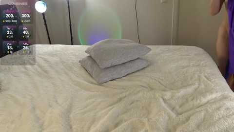 Media: blondehottiek Chaturbate 2023-12-02 19:12:00