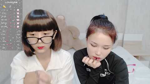 Media: little_yena Chaturbate 2023-12-02 19:32:00