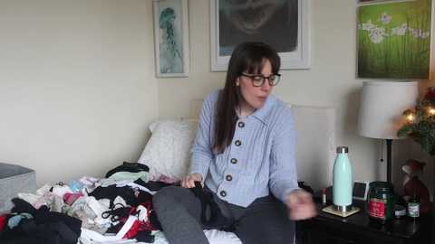 Media: ellynaomi Chaturbate 2023-12-03 18:10:00