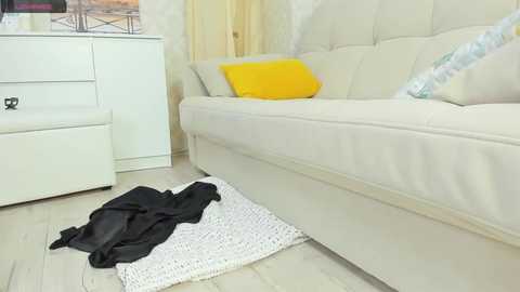 Media: linapearl Chaturbate 2023-12-03 10:44:00