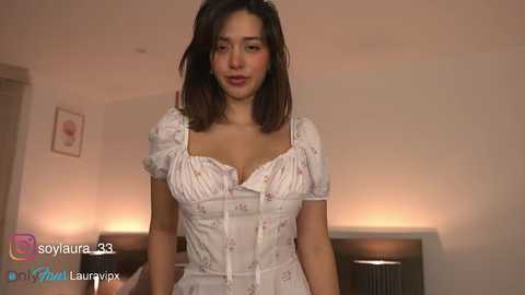 Media: laura3_3 Chaturbate 2023-12-04 04:05:00