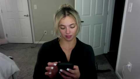 Media: gracieparker Chaturbate 2023-12-05 04:57:00