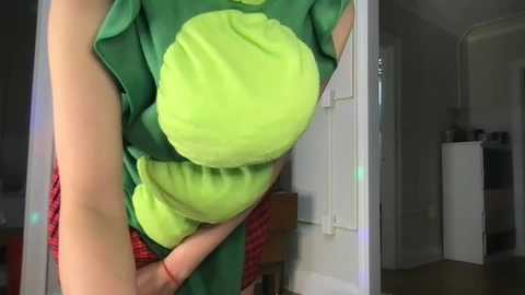 Media: littlesugarpea Chaturbate 2023-12-05 03:06:00
