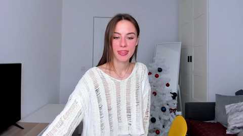Media: elannand Chaturbate 2023-12-06 12:05:00