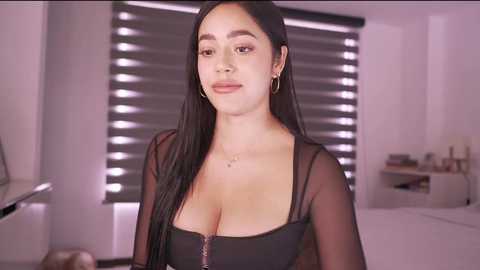 Media: n_o_v_a Chaturbate 2023-12-06 15:29:00