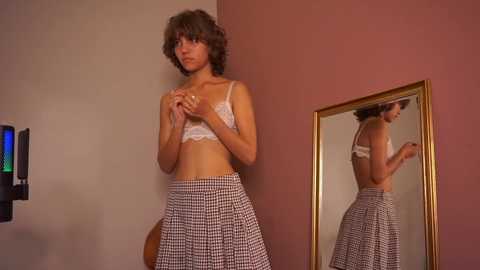 Media: lenaelisabeth Chaturbate 2023-12-08 03:38:00