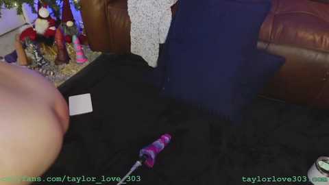 Media: taylor_love_303 Chaturbate 2023-12-08 12:47:00
