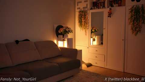 Media: _blackbee_ Chaturbate 2023-12-09 13:00:00
