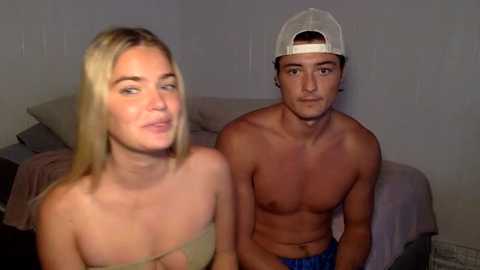 Media: littlemaryjane19 Chaturbate 2023-12-09 21:18:00