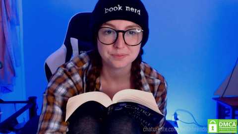 Media: delilahreads Chaturbate 2023-12-10 18:25:00