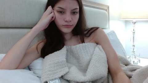 Media: miafosterx Chaturbate 2023-12-10 04:56:00