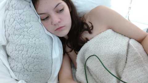 Media: miafosterx Chaturbate 2023-12-10 06:45:00