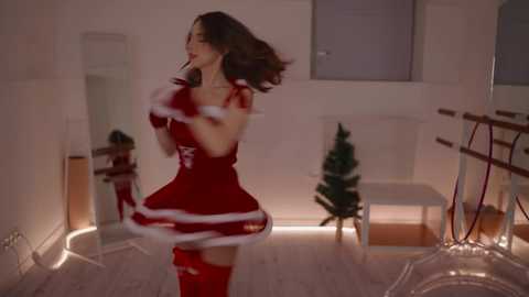 Media: silent_chill Chaturbate 2023-12-10 16:34:00