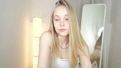 Media: appr0ved Chaturbate 2023-12-11 07:39:00