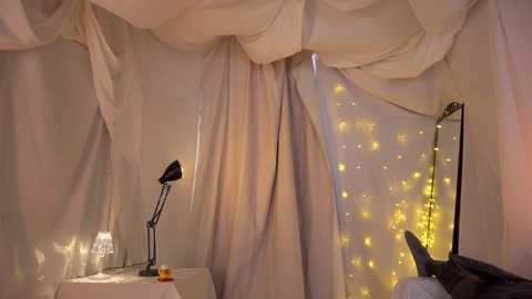 Media: kateuwugirl Chaturbate 2023-12-11 10:58:00