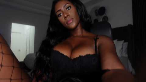 Media: missksavage Chaturbate 2023-12-11 18:59:00
