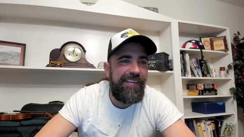 Media: hardworkertn Chaturbate 2023-12-12 03:09:00
