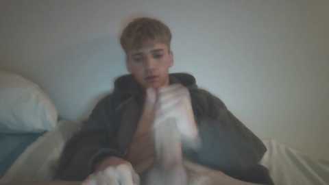Media: twinkliam03 Chaturbate 2023-12-12 20:12:00