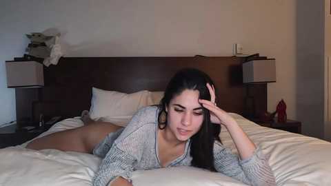 Media: ari_lovexo Chaturbate 2023-12-13 01:48:00