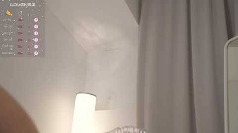 Media: floret_joy Chaturbate 2023-12-13 12:00:00