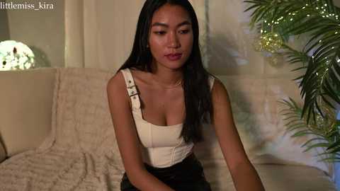 Media: littlemiss_kira Chaturbate 2023-12-14 07:54:00