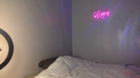 Media: sunshinedarling1 Chaturbate 2023-12-14 04:44:00