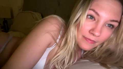 Media: x_dreamgirl_x Chaturbate 2023-12-15 09:38:00