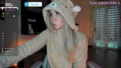 Media: xxxhoneyxx Chaturbate 2023-12-17 10:54:00